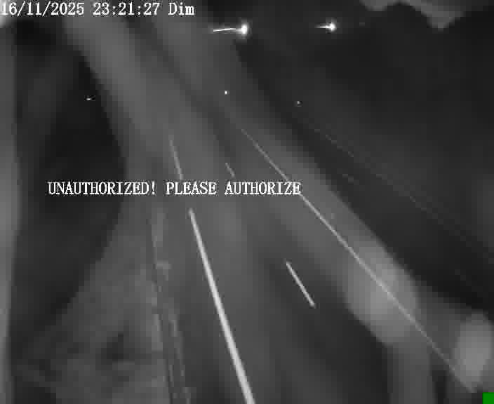 Webcam sur la D910 située dans la Côte des 4 vents. Vue orientée vers le bas, vers Saint-Avold.