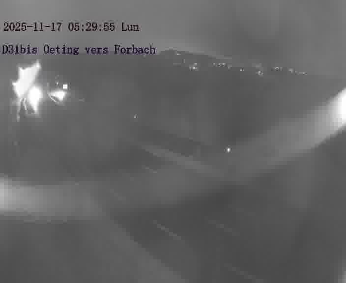 Caméra routière située sur D31bis (France) à Oeting, orientée vers Forbach, surveillant en continu la circulation locale et régionale.