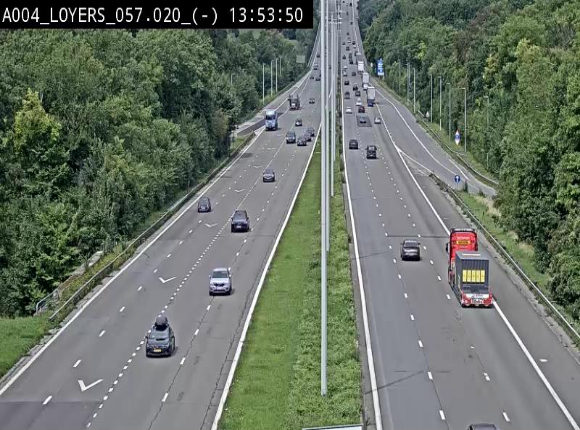 Webcam E411 au niveau du viaduc de Beez à Loyers, entre Champion et Warissoulx. Vue orientée vers Bruxelles