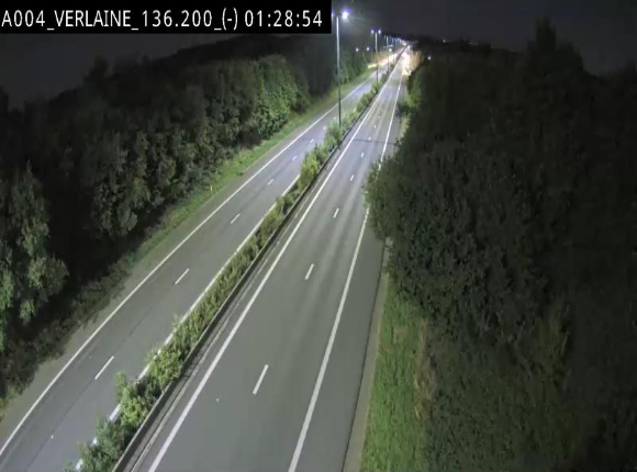 Webcam sur l'E411 à hauteur du pont surplombant la N40, à proximité de la sortie 26 Verlaine - Libramont-Chevigny. Vue orientée vers Namur