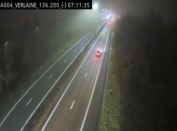 Webcam sur l'E411 à hauteur du pont surplombant la N40, à proximité de la sortie 26 Verlaine - Libramont-Chevigny. Vue orientée vers Namur