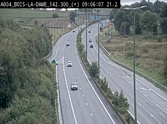 Webcam située entre la sortie 29 Neufchâteau et la jonction avec l'E25 en direction de Liège et Luxembourg