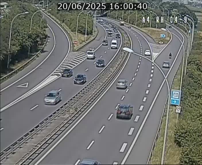 Traffic live webcam Luxembourg Leudelange - A4 - BK 4.9 - direction Luxembourg