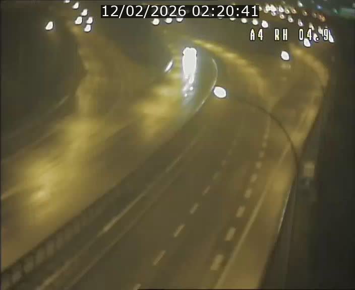Traffic live webcam Luxembourg Leudelange - A4 - BK 4.9 - direction Luxembourg