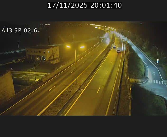 Traffic live webcam Luxembourg Sanem - A13 direction Pétange - BK 2.6