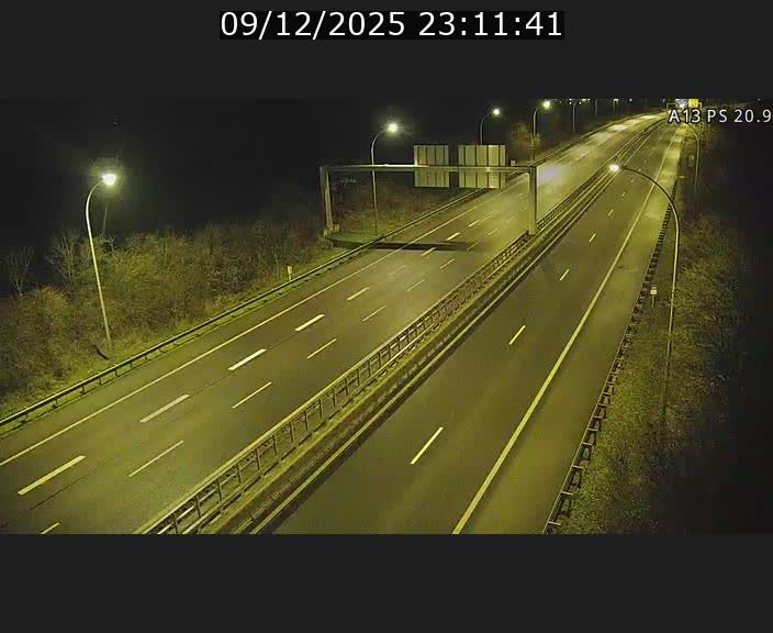 Traffic live webcam Luxembourg Croix de Bettembourg, rond-point d'Hellange - A13 direction Allemagne - BK 20.9
