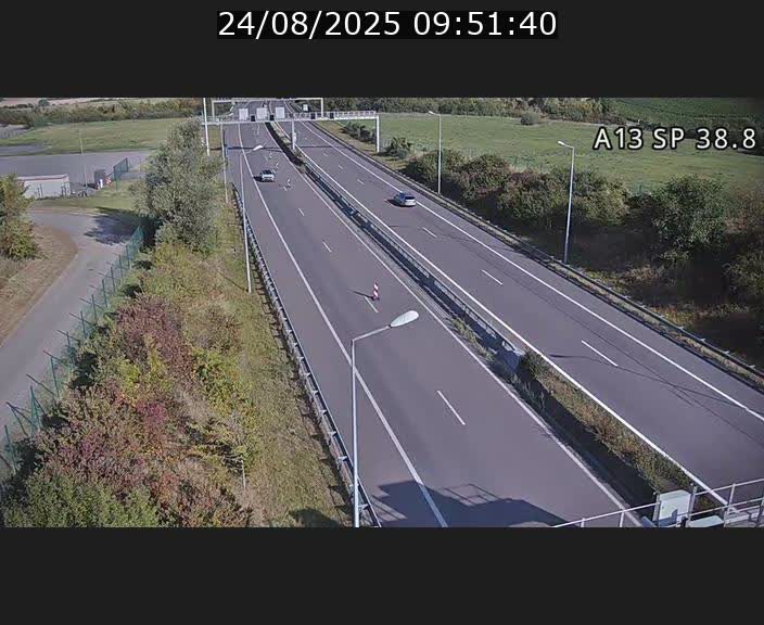 Webcam autoroute A13 à l'entrée ouest du tunnel Markusbierg à Schengen. Vue orientée vers le tunnel et l'Allemagne