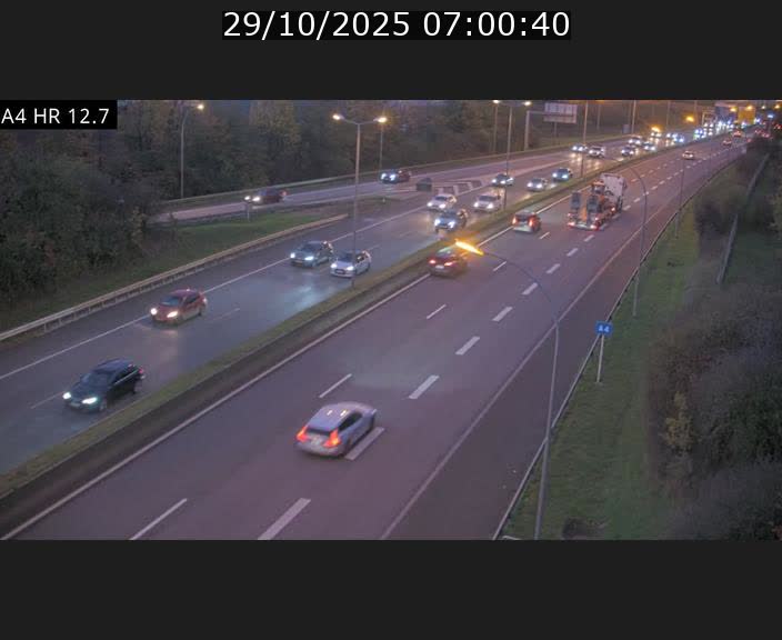 Traffic live webcam Luxembourg Esch sur Alzette - A4 - BK 12.7 - direction Esch-Belval