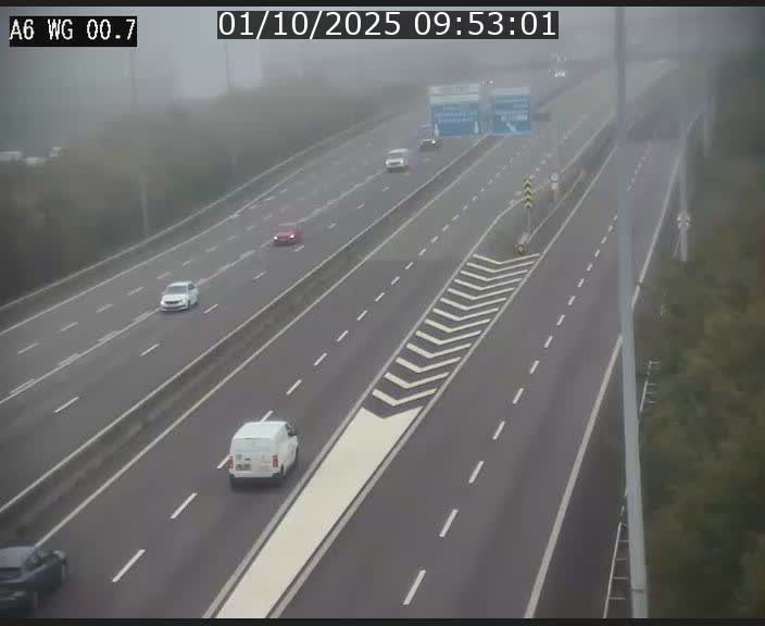 Traffic live webcam Luxembourg Croix de Cessange - A6 - BK 0.7 - direction A3 France