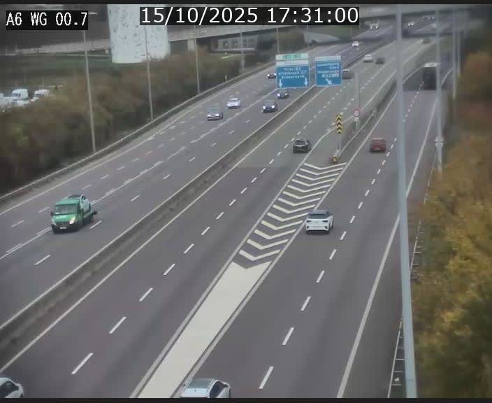 Traffic live webcam Luxembourg Croix de Cessange - A6 - BK 0.7 - direction A3 France