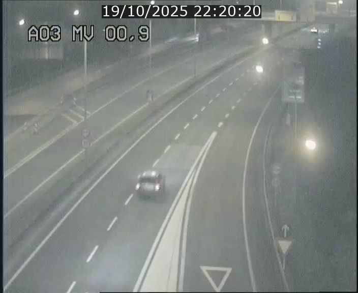 Traffic live webcam Luxembourg Croix de Gasperich - A3 - BK 0.4 - direction Luxembourg