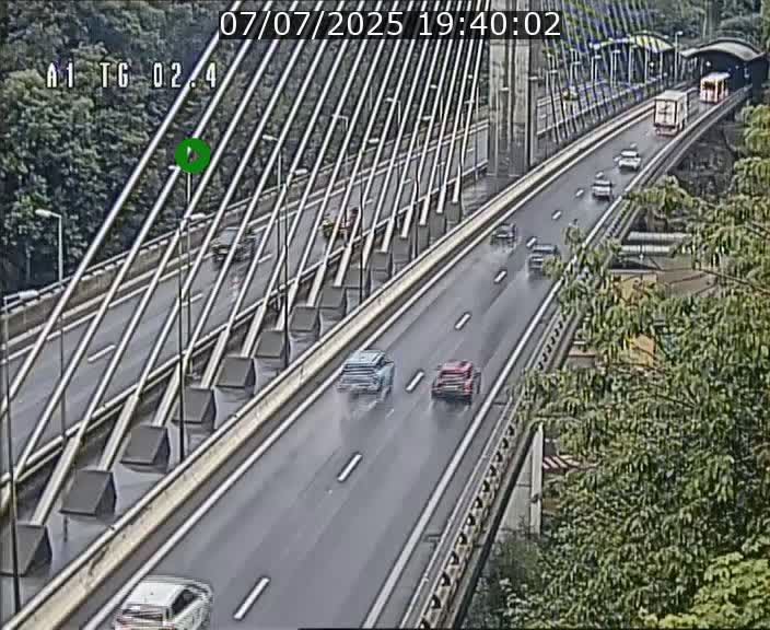 Traffic live webcam Luxembourg Sandweiler - A1 direction Luxembourg-ville - BK 2.4