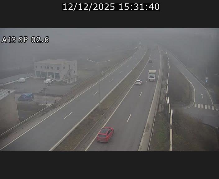 Traffic live webcam Luxembourg Sanem - A13 direction Pétange - BK 2.6