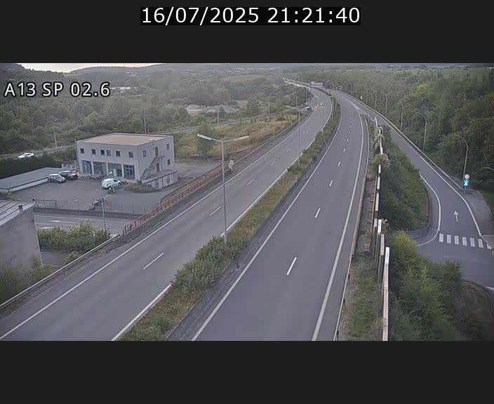 Traffic live webcam Luxembourg Sanem - A13 direction Pétange - BK 2.6