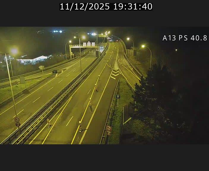 Webcam autoroute A13 à la sortie est du tunnel Markusbierg à Schengen. Vue sur le pont de la Moselle, vers l'Allemagne