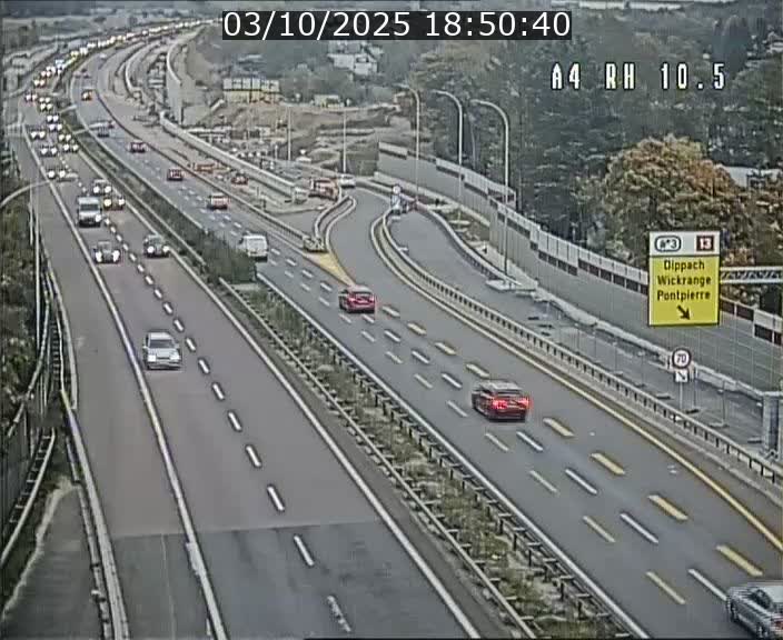 Traffic live webcam Luxembourg Pontpierre - A4 - BK 10.5 - direction Luxembourg