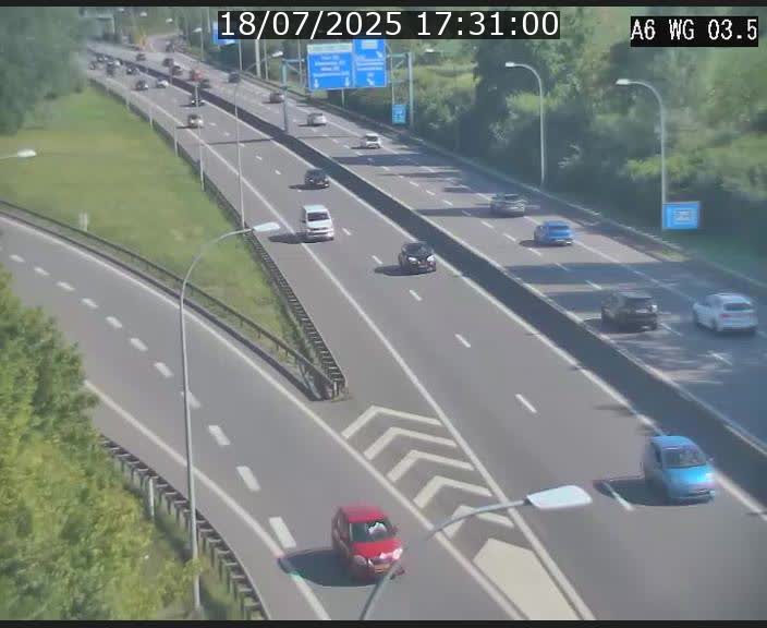 Traffic live webcam Luxembourg - Croix de Cessange - A6 - BK 3.5 - direction France/Allemagne