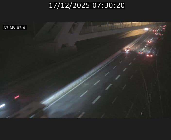 Webcam autoroute de la France (A3) au Luxembourg à Fentange, à proximité de la Croix de Gasperich. Vue orientée vers la Cloche d'Or