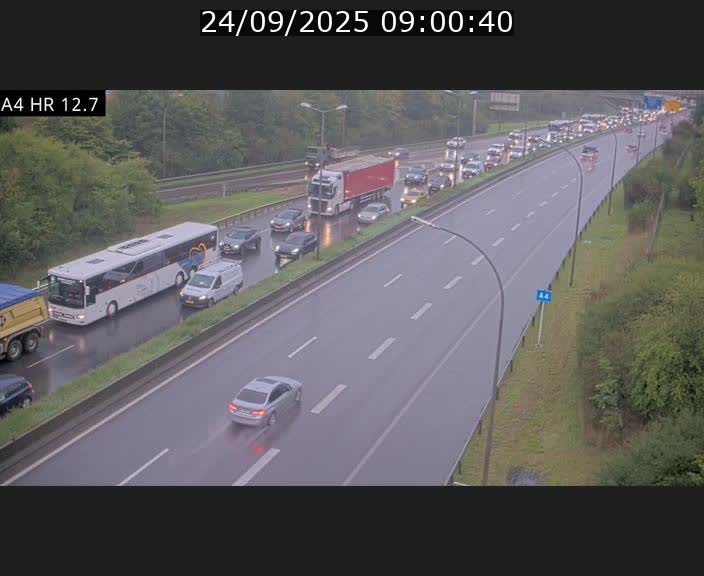 Traffic live webcam Luxembourg Esch sur Alzette - A4 - BK 12.7 - direction Esch-Belval