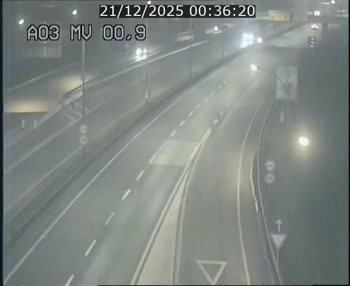 Traffic live webcam Luxembourg Croix de Gasperich - A3 - BK 0.4 - direction Luxembourg