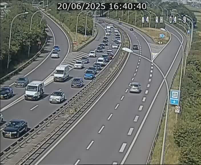 Traffic live webcam Luxembourg Leudelange - A4 - BK 4.9 - direction Luxembourg