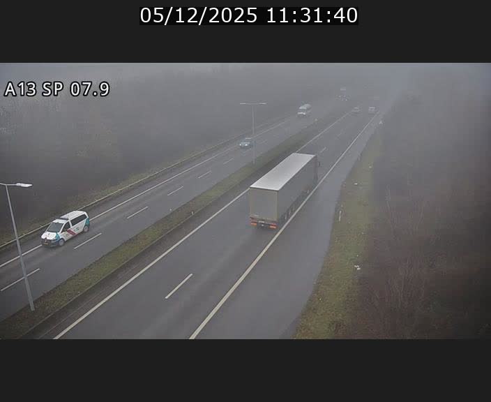 Traffic live webcam Luxembourg Jonction Lankelz - A13 direction Pétange - BK 7.9