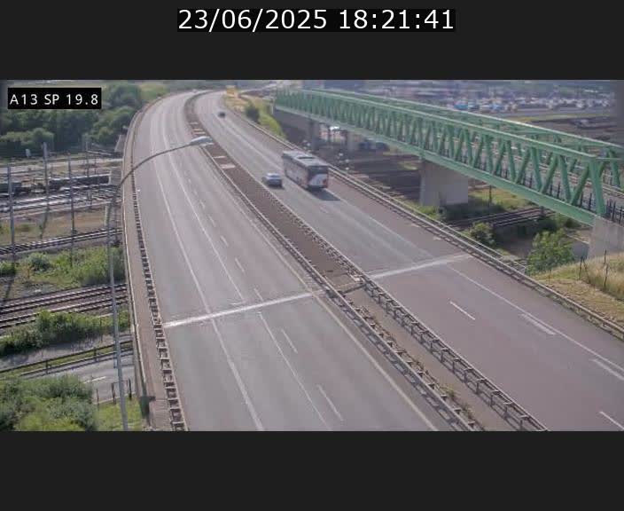 Traffic live webcam Luxembourg Croix de Bettembourg - A13 direction Esch-sur-Alzette - BK 19.8