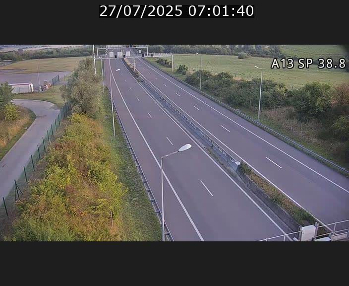 Webcam autoroute A13 à l'entrée ouest du tunnel Markusbierg à Schengen. Vue orientée vers le tunnel et l'Allemagne