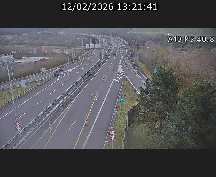 Webcam autoroute A13 à la sortie est du tunnel Markusbierg à Schengen. Vue sur le pont de la Moselle, vers l'Allemagne