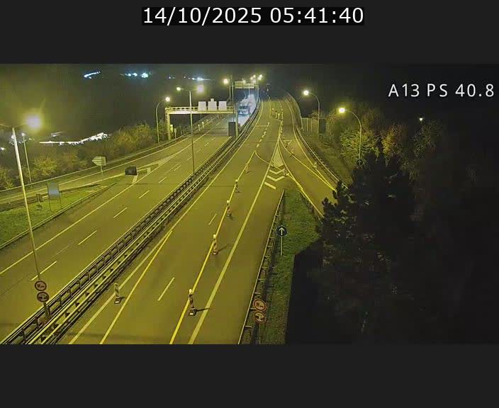 Webcam autoroute A13 à la sortie est du tunnel Markusbierg à Schengen. Vue sur le pont de la Moselle, vers l'Allemagne