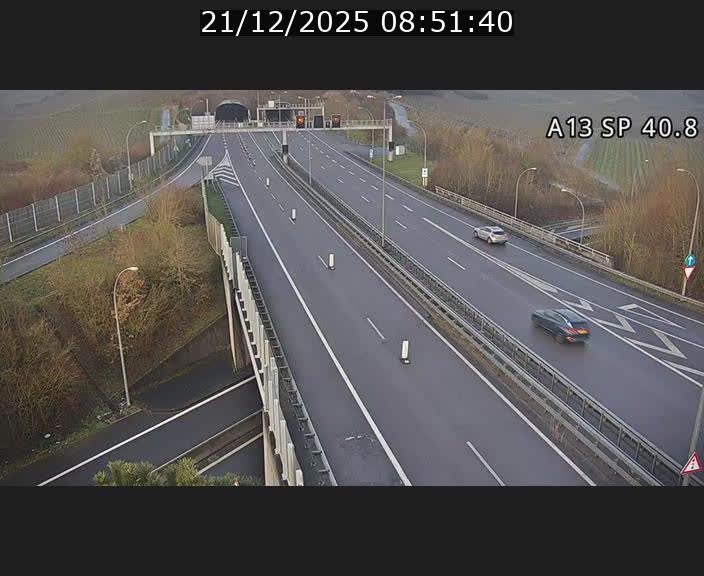 Webcam avec vue sur l'entrée côté allemand du tunnel Markusbierg à Schengen. Vue orientée vers le tunnel et Bettembourg