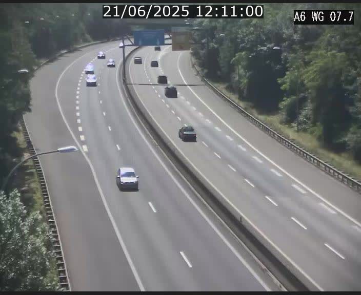 Traffic live webcam Luxembourg - Bridel - A6 - BK 7.7 - direction Belgique
