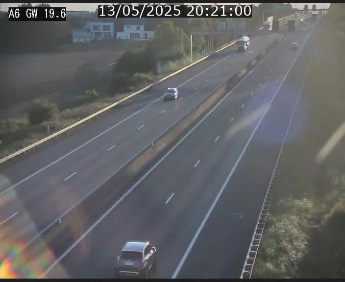 Traffic live webcam Luxembourg - Steinfort - A6 - BK 19.6 - direction Belgique