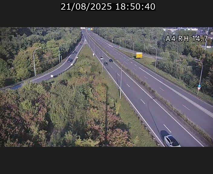Traffic live webcam Luxembourg Jonction Lankelz - A4 - BK 14.7 - direction Luxembourg