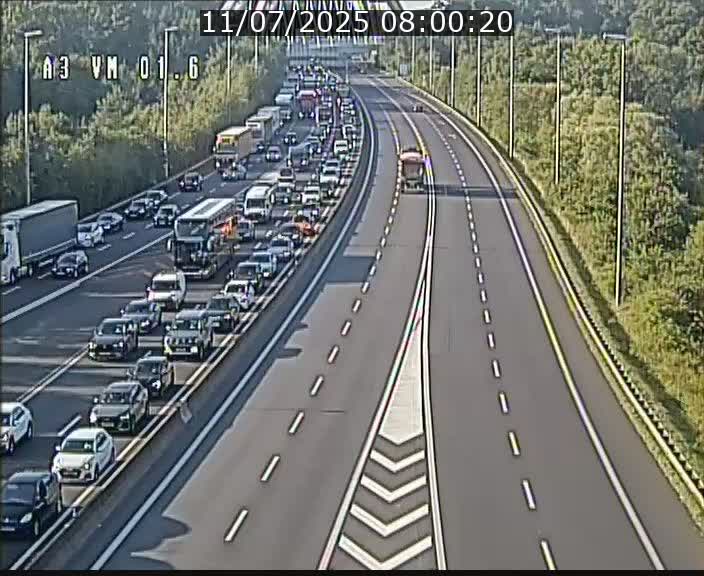 Traffic live webcam Luxembourg - Croix de Gasperich - A3 - BK 1.6 - direction France/Aire de Berchem