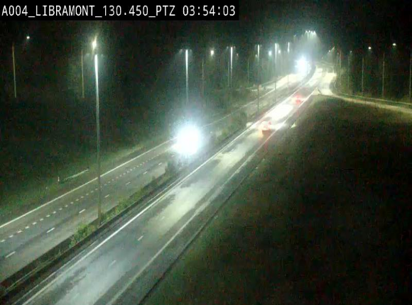 Webcam E411 à hauteur de la sortie 25 de Libramont menant vers Bouillon, Sedan et Reims via la N89. Vue orientée vers Bruxelles
