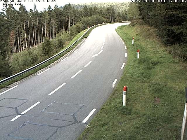 Webcam à 406 mètres d'altitude au niveau du col du haut du bois sur la RD32