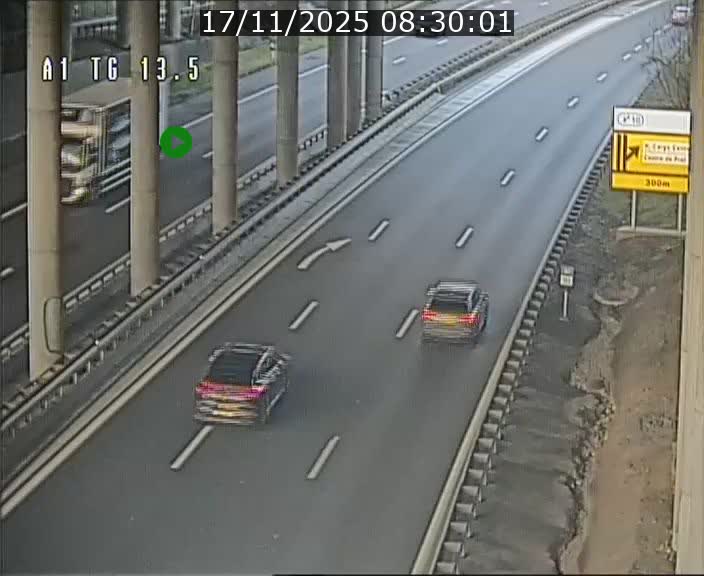 Traffic live webcam Luxembourg Senningen - A1 direction Luxembourg - BK 13.5