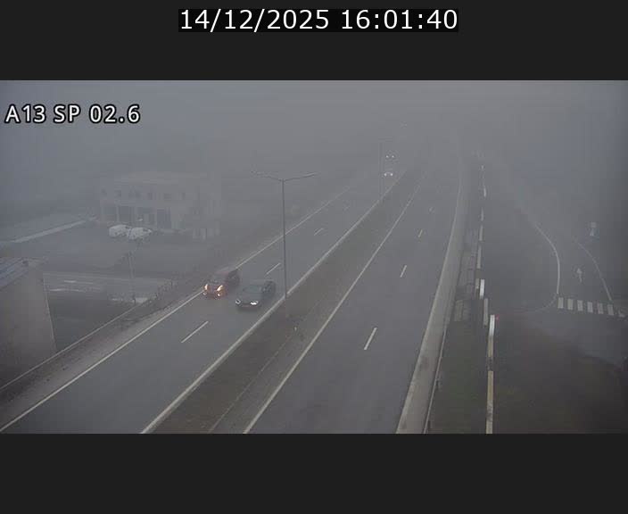 Traffic live webcam Luxembourg Sanem - A13 direction Pétange - BK 2.6