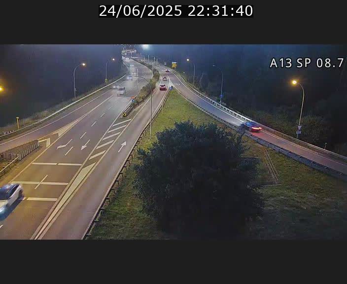Traffic live webcam Luxembourg Jonction Lankelz - A13 direction Pétange - BK 8.7 