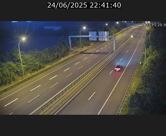 Traffic live webcam Luxembourg Croix de Bettembourg, rond-point d'Hellange - A13 direction Allemagne - BK 20.9