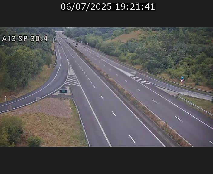 Traffic live webcam Luxembourg Altwies - A13 direction Luxembourg-ville - BK 30.4