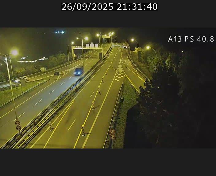 Webcam autoroute A13 à la sortie est du tunnel Markusbierg à Schengen. Vue sur le pont de la Moselle, vers l'Allemagne