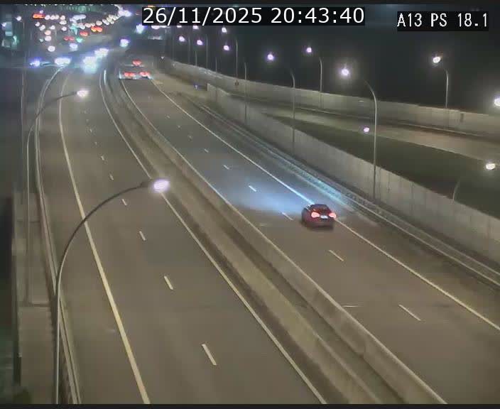 Traffic live webcam Luxembourg Dudelange - A13 direction Croix de Bettembourg - BK 18.1