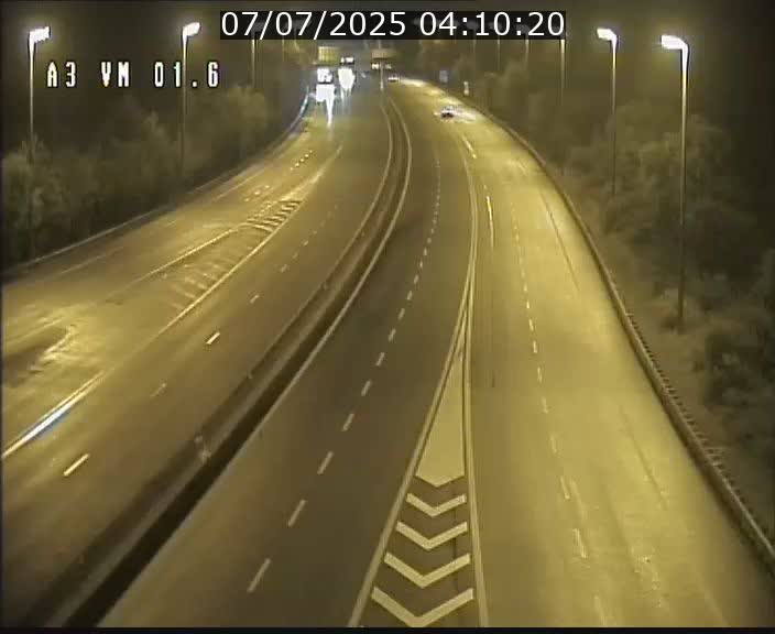 Traffic live webcam Luxembourg - Croix de Gasperich - A3 - BK 1.6 - direction France/Aire de Berchem