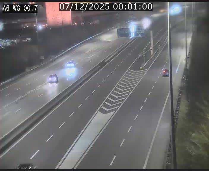 Traffic live webcam Luxembourg Croix de Cessange - A6 - BK 0.7 - direction A3 France