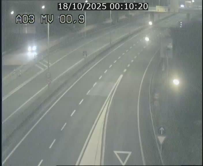 Traffic live webcam Luxembourg Croix de Gasperich - A3 - BK 0.4 - direction Luxembourg