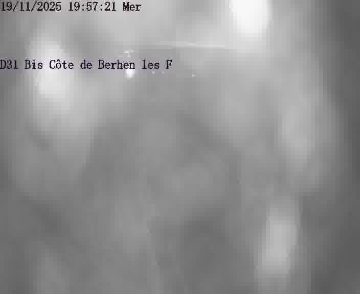 Webcam de surveillance sur D31bis (France) à Behren-lès-Forbach, cadrée vers Sarreguemines, proposant une information routière utile aux déplacements quotidiens.