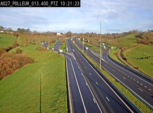Webcam A27/E42 avec vue sur le parking de l'aire de Polleur, après le Viaduc de Polleur à Theux. Vue orientée vers Liège