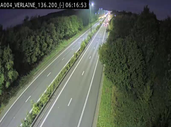 Webcam sur l'E411 à hauteur du pont surplombant la N40, à proximité de la sortie 26 Verlaine - Libramont-Chevigny. Vue orientée vers Namur